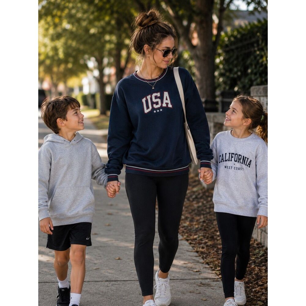 Hollister USA Applique Crewneck Sweatshirt Small Navy Relaxed Fit Patriotic